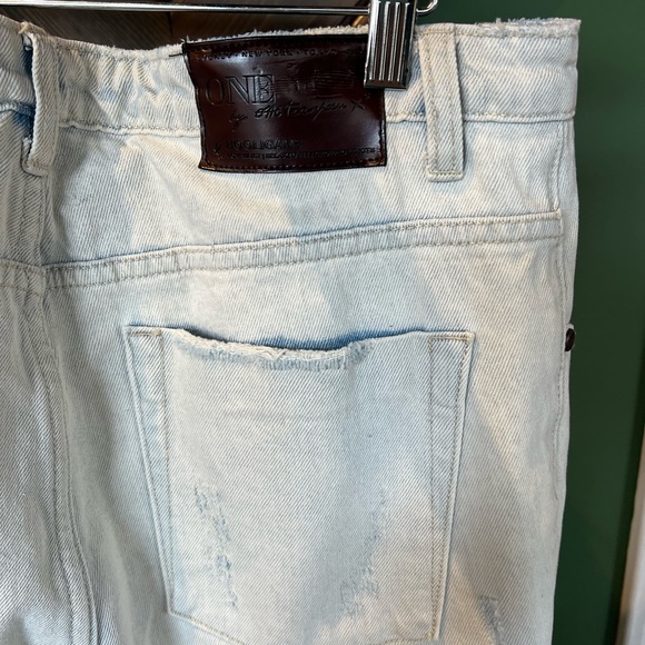 1 teaspoon very distressed, crop denim size 28. - Picture 6 of 8